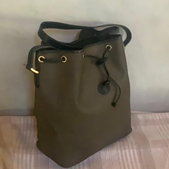 Fendi Vintage Bucket Bag✨ gorgeous💕 - Picture 12 of 15